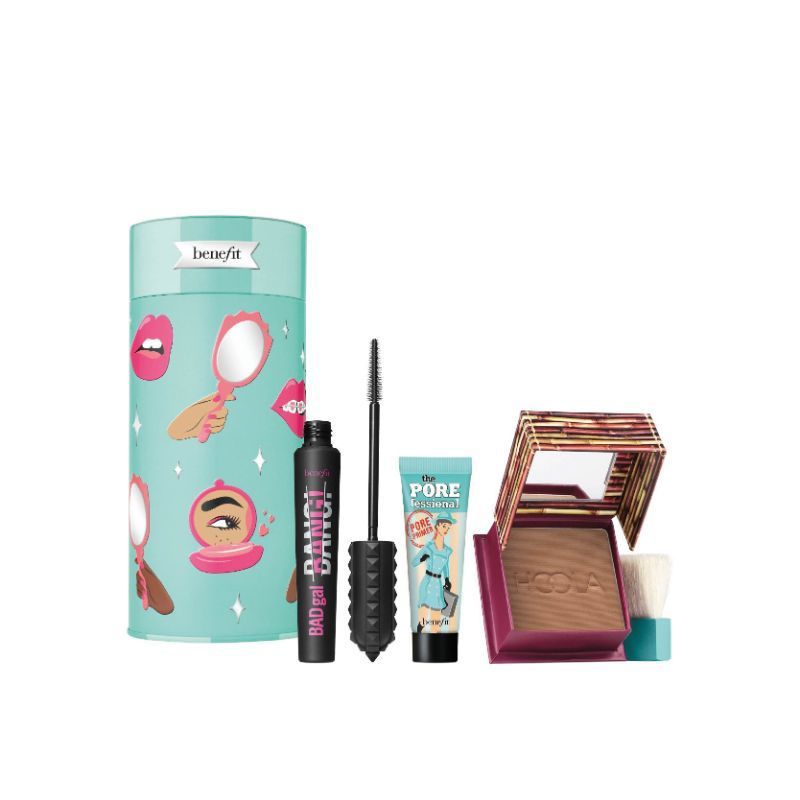 BENEFIT HOLIDAY 2020 TIERED SET WITH HOOLA